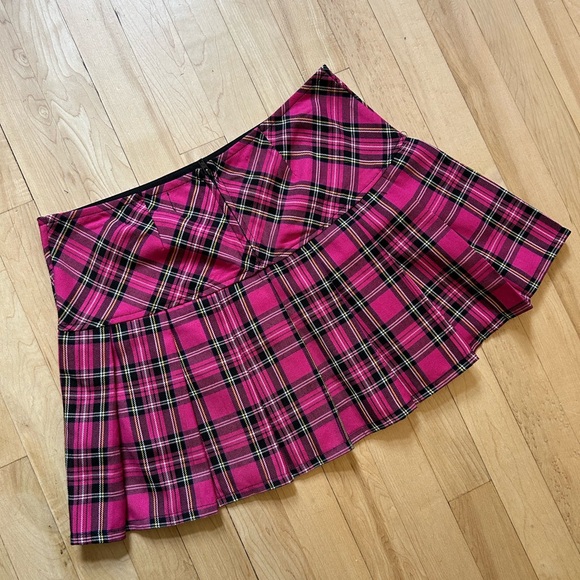 Tripp NYC Plaid Pink Pleated Skirt - Picture 3 of 4